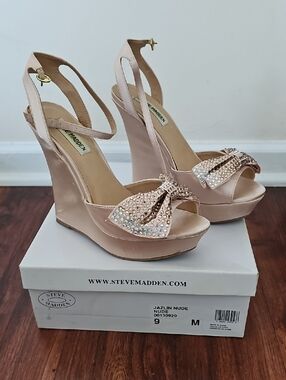 Steve Madden Nude Crystal Bow Wedge Sandals